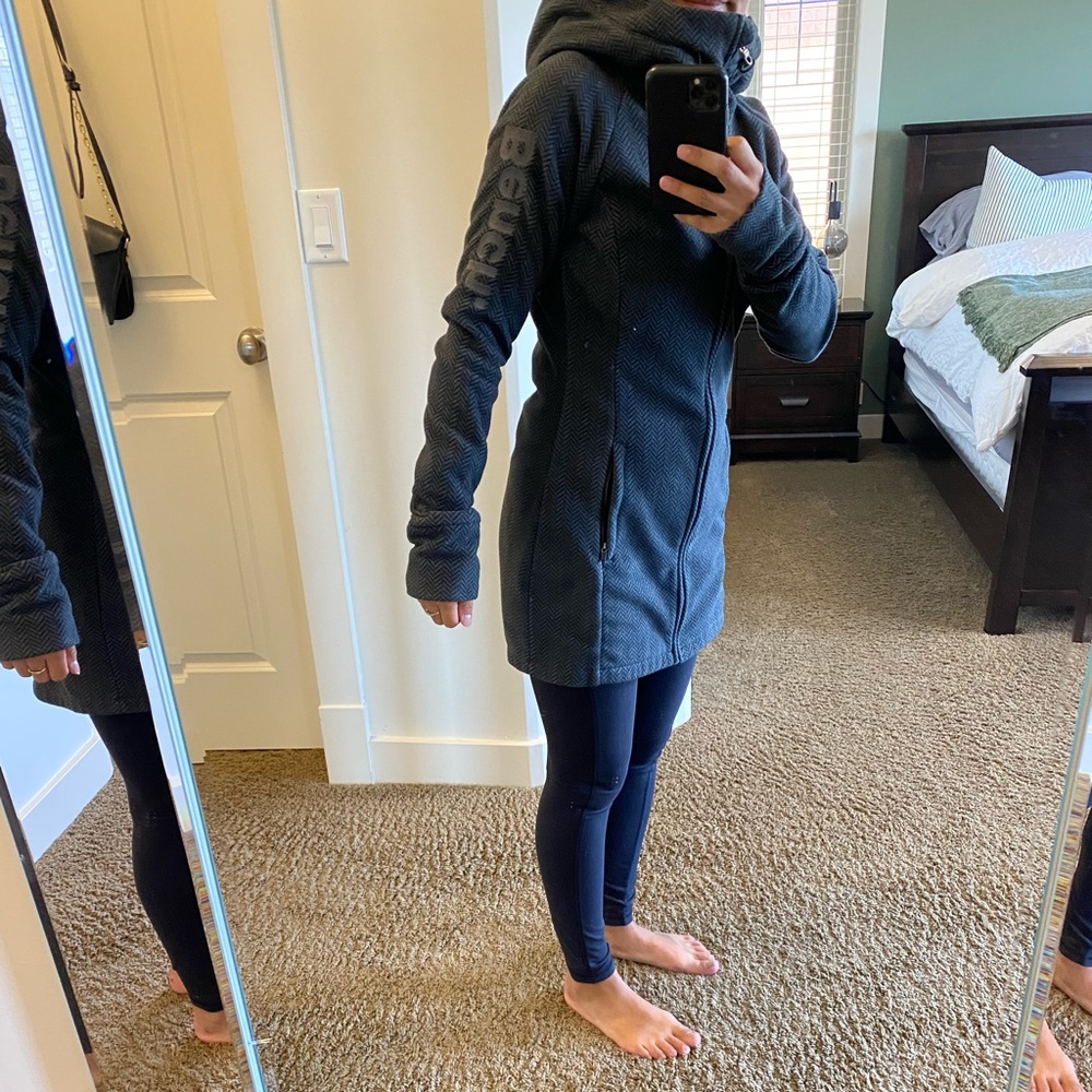 Bench long sweater jacket. Size: S.